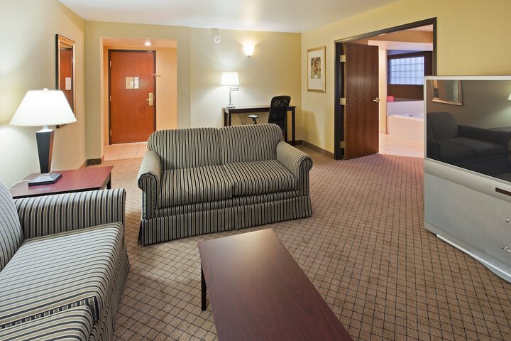 Room 14 of 37