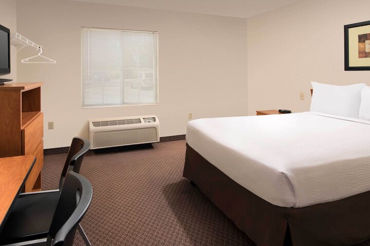 Room 13 of 23