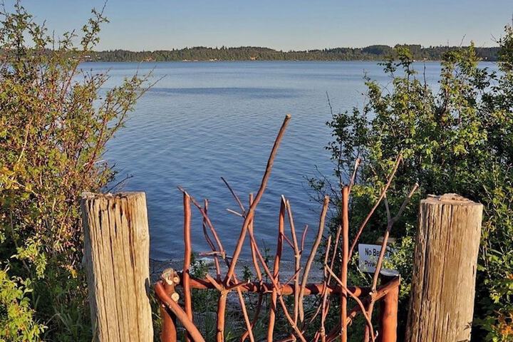 Penn Cove Overlook by Avantstay Cabin w / Views