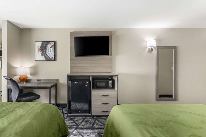 Room 16 of 35