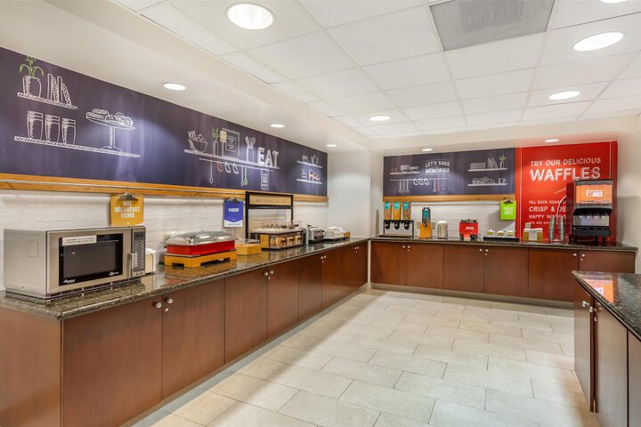 Hampton Inn & Suites Moreno Valley
