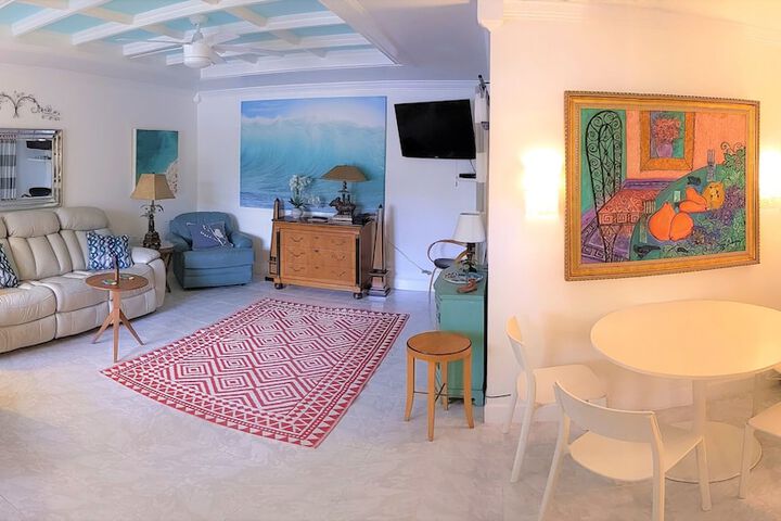 Room 82 of 177