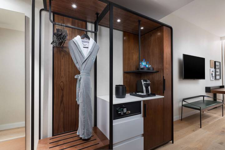Room 18 of 79