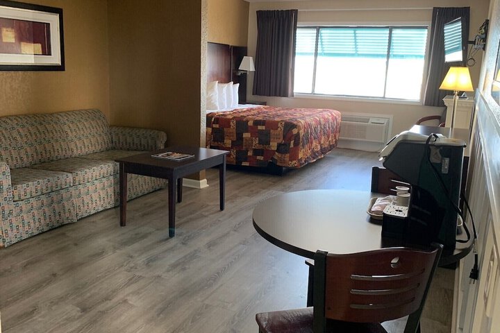 Room 25 of 34