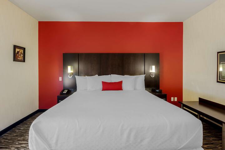 C Hotel by Carmens BW Premier Collection