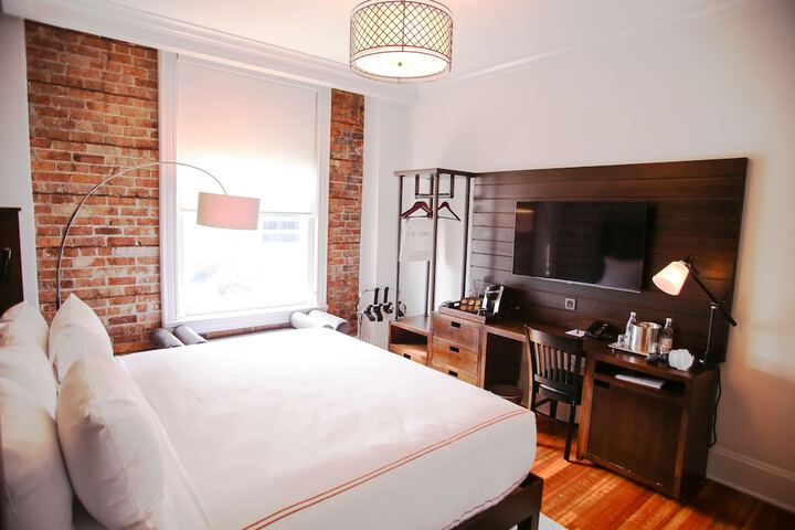 Room 16 of 39