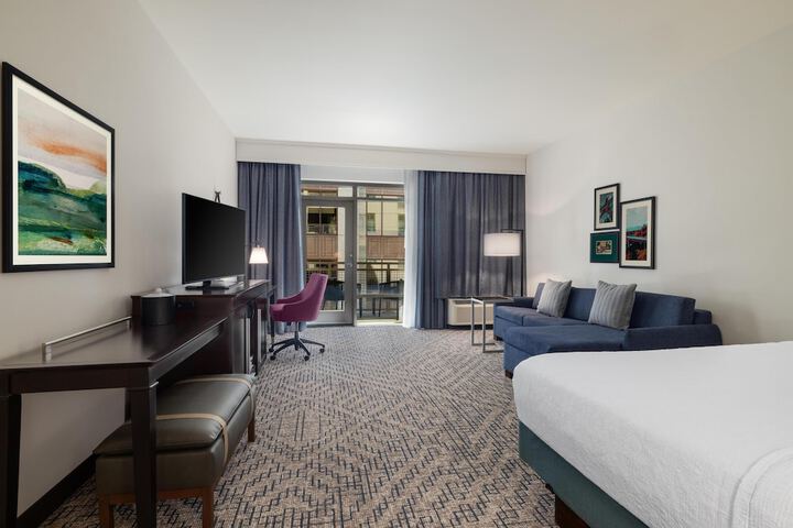 Hampton Inn & Suites Roanoke-Downtown