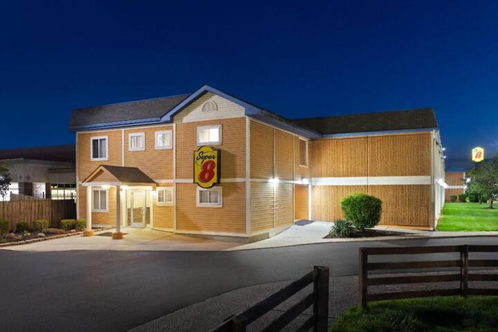 Super 8 by Wyndham Columbus