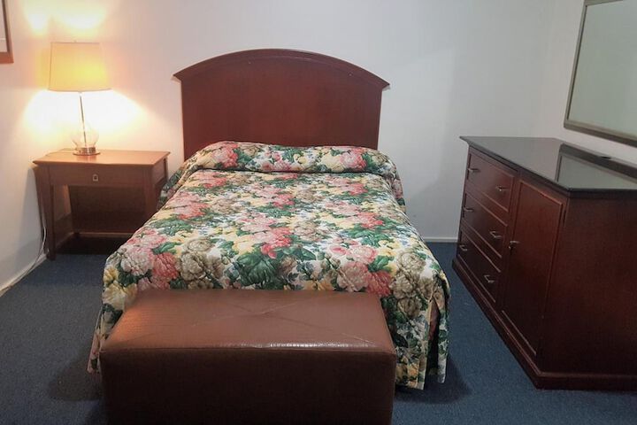 Room 18 of 33