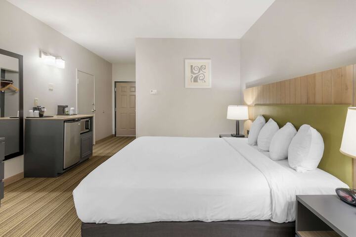 Room 15 of 41