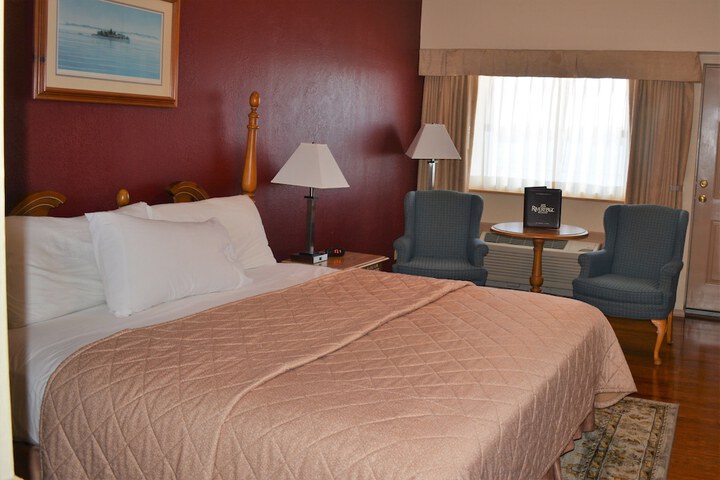 Room 27 of 65