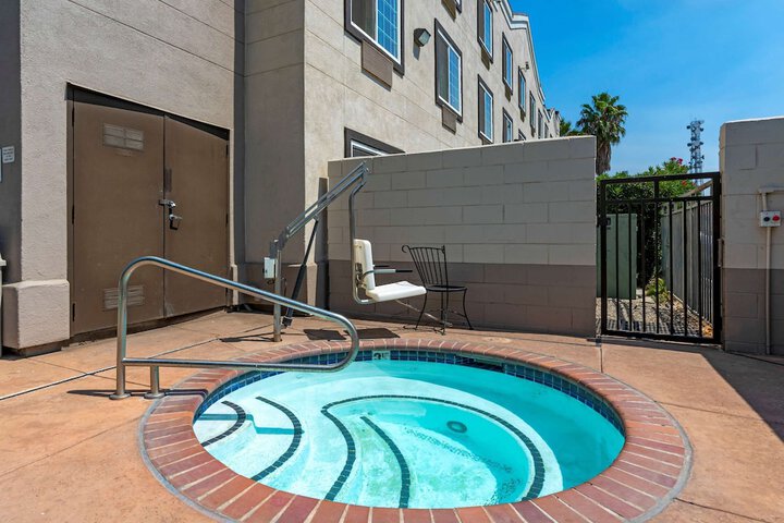 Pool 4 of 68