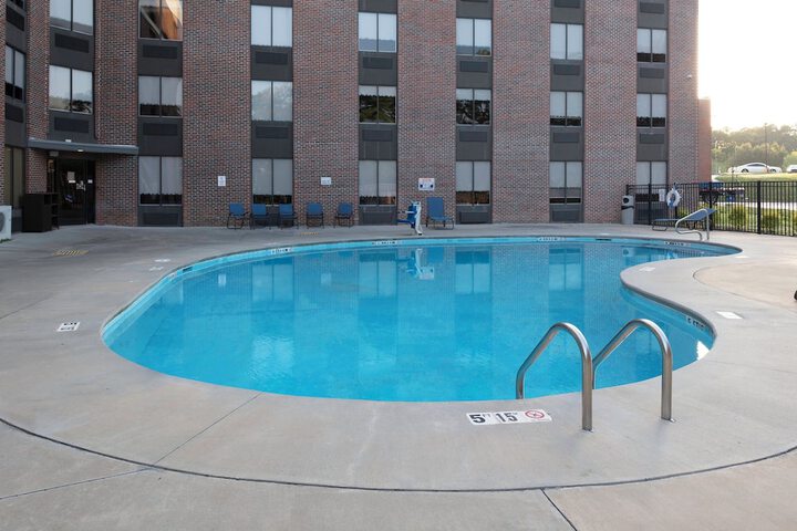 Pool 16 of 90