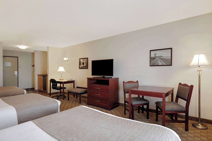 Days Inn by Wyndham Dawson Creek