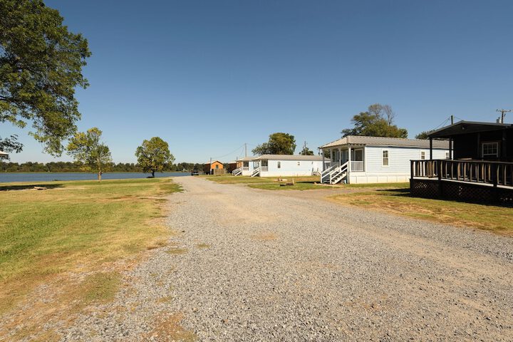 Red Leaf Cottages
