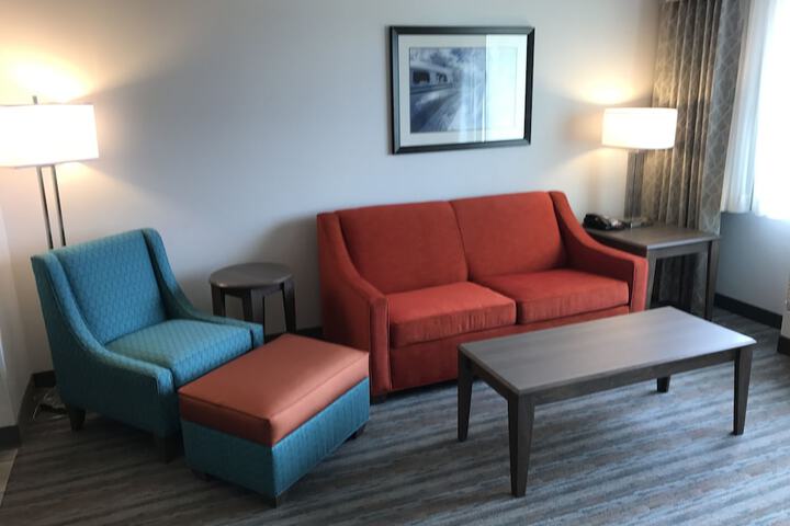 Holiday Inn & Suites Denver Tech Center-Centennial by IHG