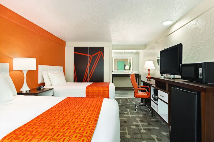 Room 18 of 18