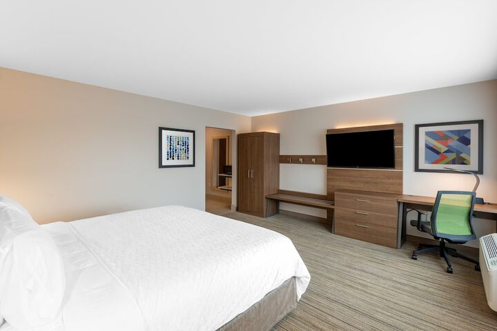 Room 80 of 148