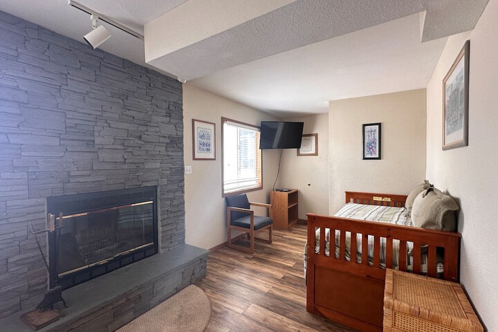 Room 204 of 299
