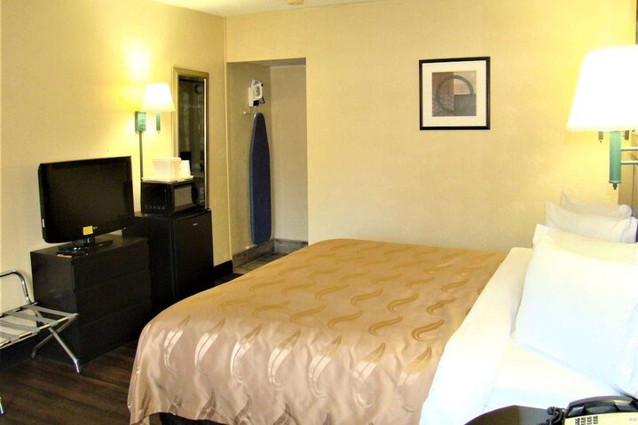 Room 26 of 69