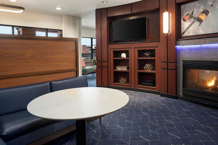 Courtyard Minneapolis St. Paul / Roseville by Marriott