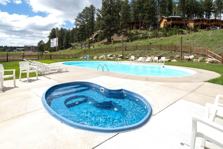 Rock Crest Lodge & Cabins