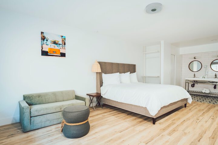 Room 33 of 67