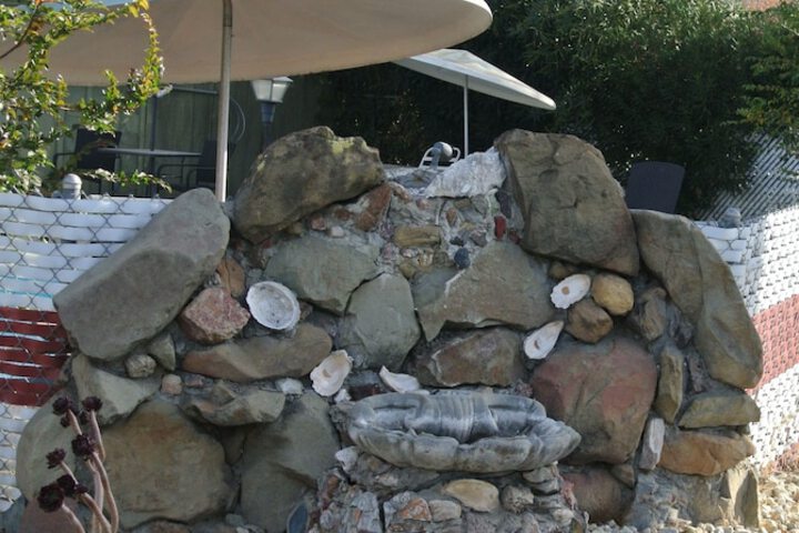 Vino Inn & Suites