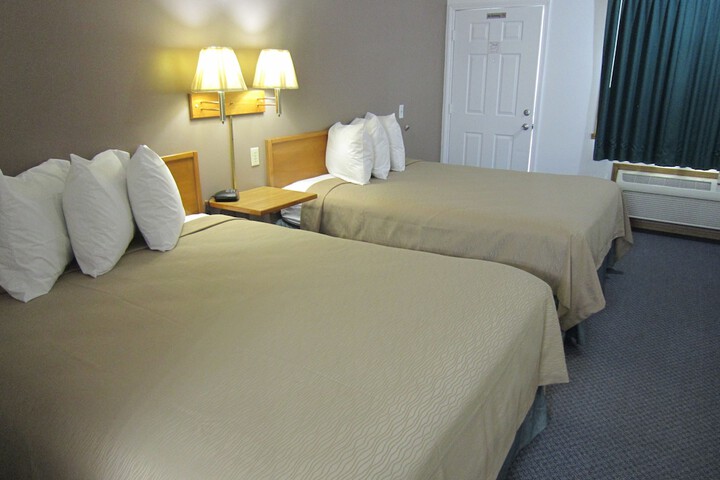 Room 5 of 12