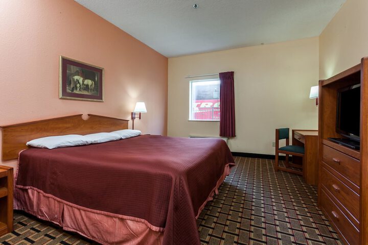Room 17 of 35