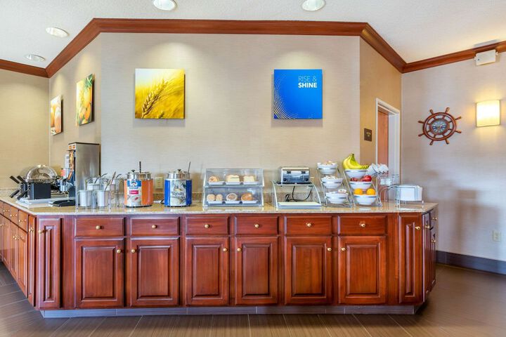Comfort Suites Stevensville - St. Joseph