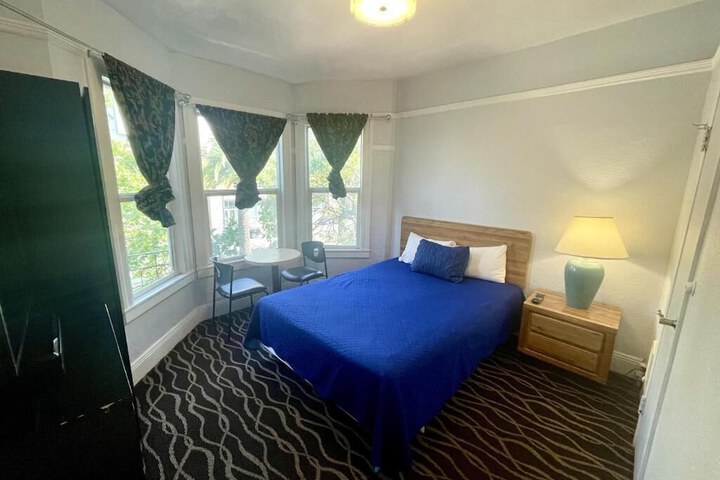 Room 26 of 29