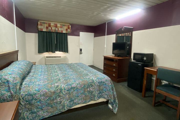 Room 13 of 22