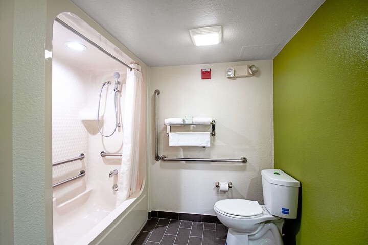 Room 20 of 46