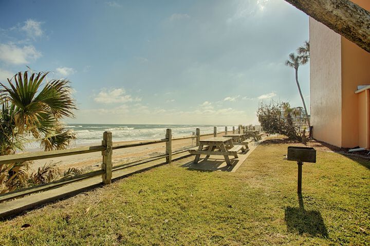 Coral Sands Inn