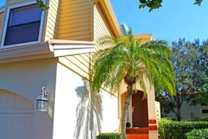Cottage Grove Holiday Home