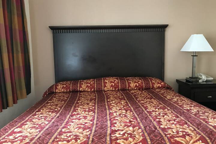 Room 7 of 25