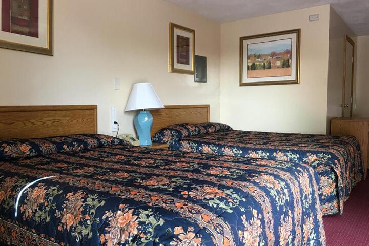 Knotty Pine Motel
