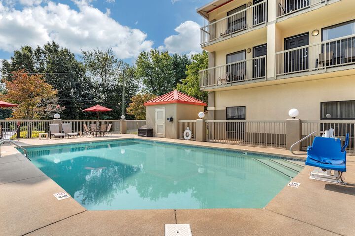 Pool 4 of 28