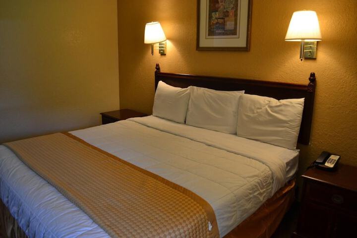 Room 7 of 37