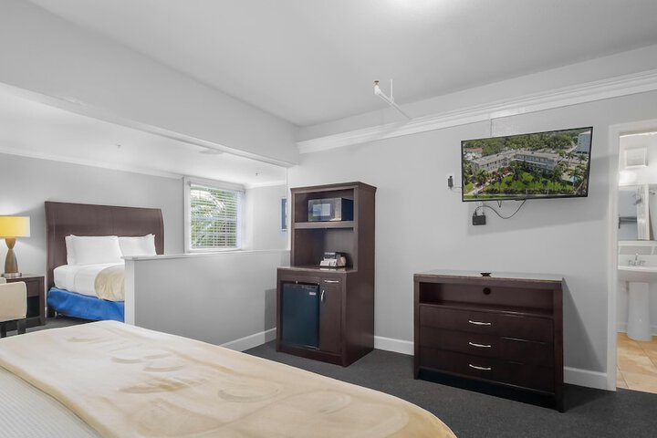 Room 103 of 149