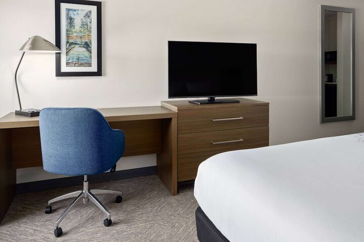 Room 26 of 37
