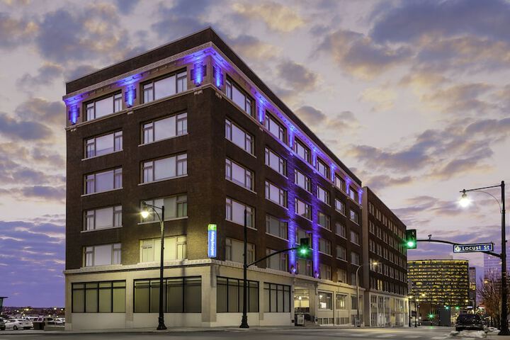 Hotel 1 of 52