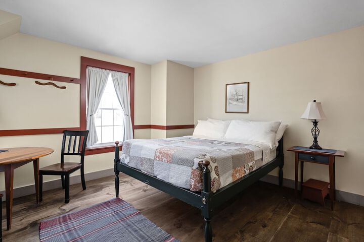 Artists Colony Inn