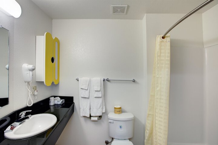 Room 18 of 38
