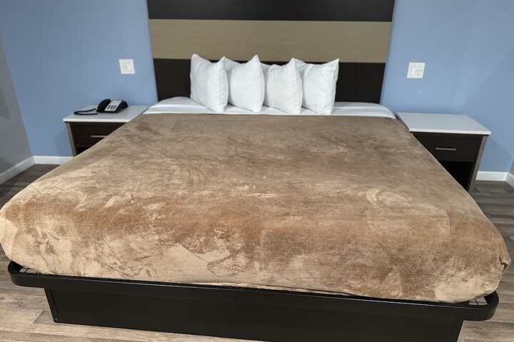 Room 34 of 37