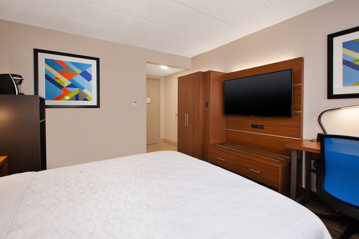Room 11 of 35