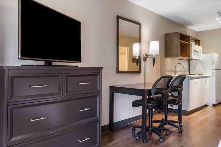 Room 16 of 30