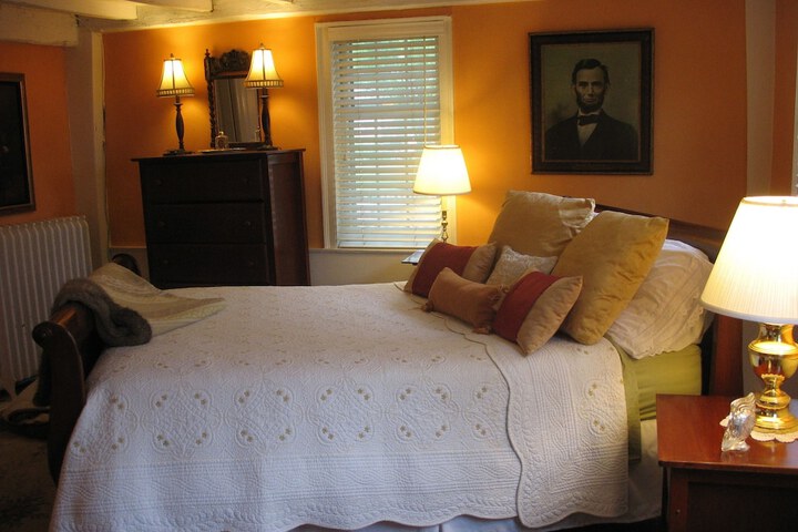 Room 25 of 39