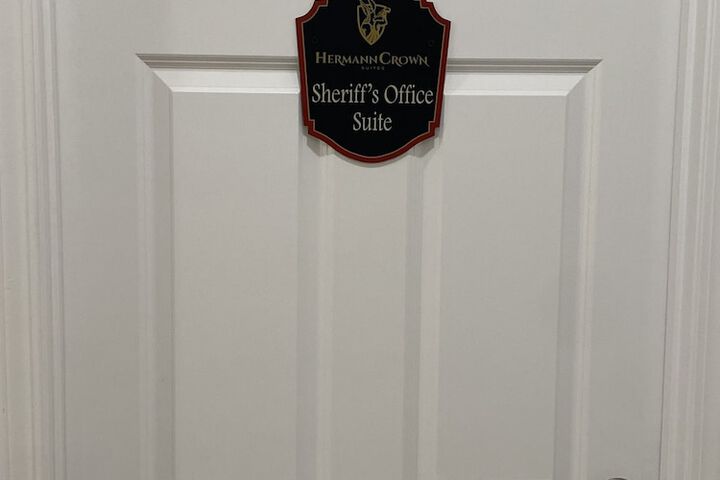 Room 153 of 238
